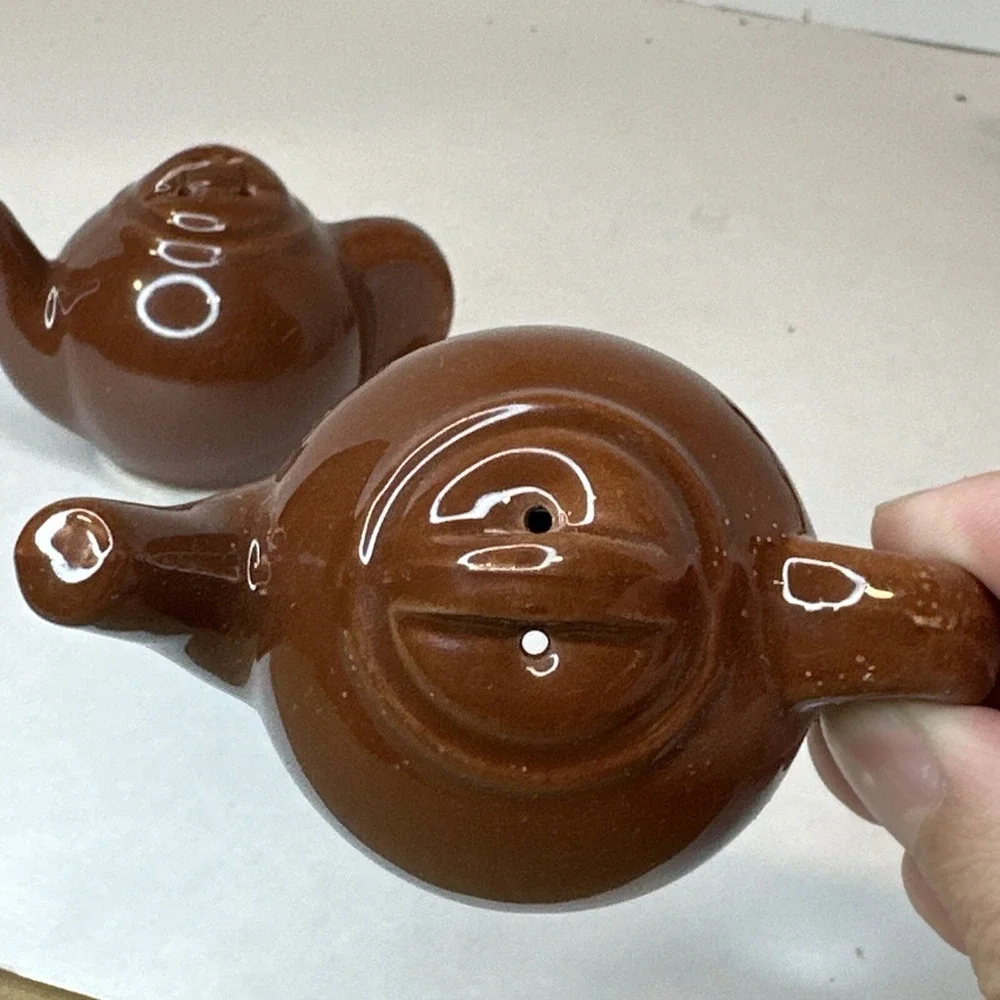 Brown Tea Pot Salt & Pepper Shakers Vintage Hand Painted Made in Japan